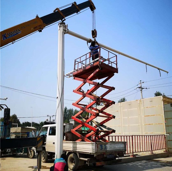 公路龍門架架體的安裝